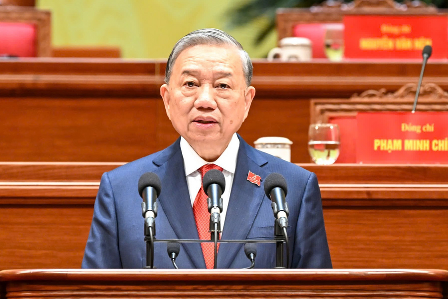 Vững bước dưới cờ Đảng