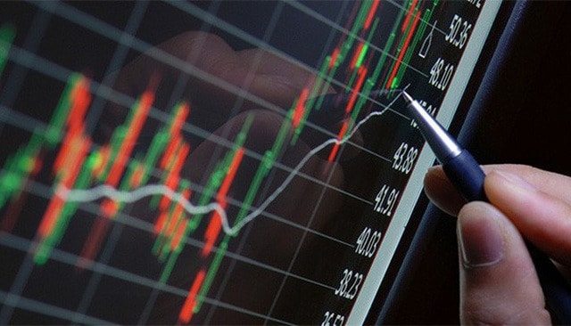 Dòng tiền rời blue-chips, cổ phiếu vừa và nhỏ bứt phá mạnh