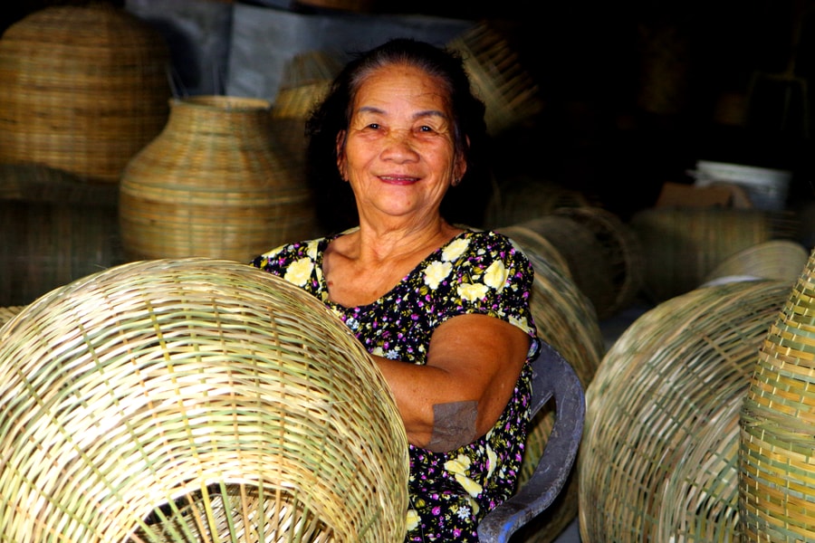 Giữa khó khăn, làng nghề vẫn giữ nhịp Tết