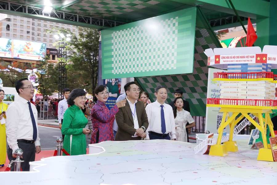 Lễ hội Đường sách Tết 2026 rộn ràng ngày khai mạc