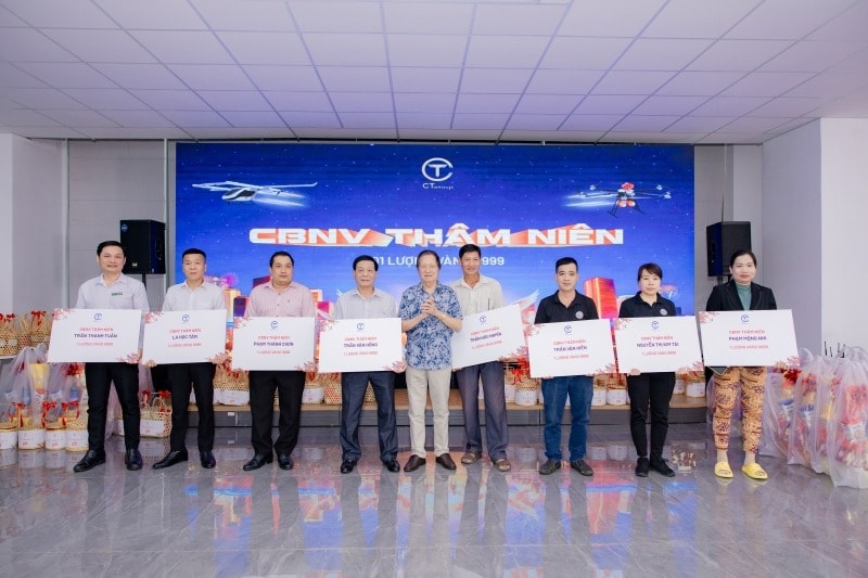 CT Group tri ân người lao động bằng vàng 9999 trong dịp Tết