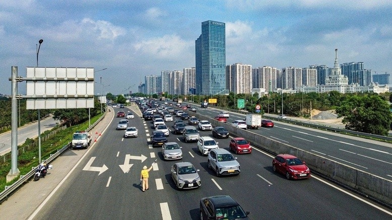 Thủ tướng yêu cầu tăng cường bảo đảm trật tự, an toàn giao thông dịp Tết Bính Ngọ 2026