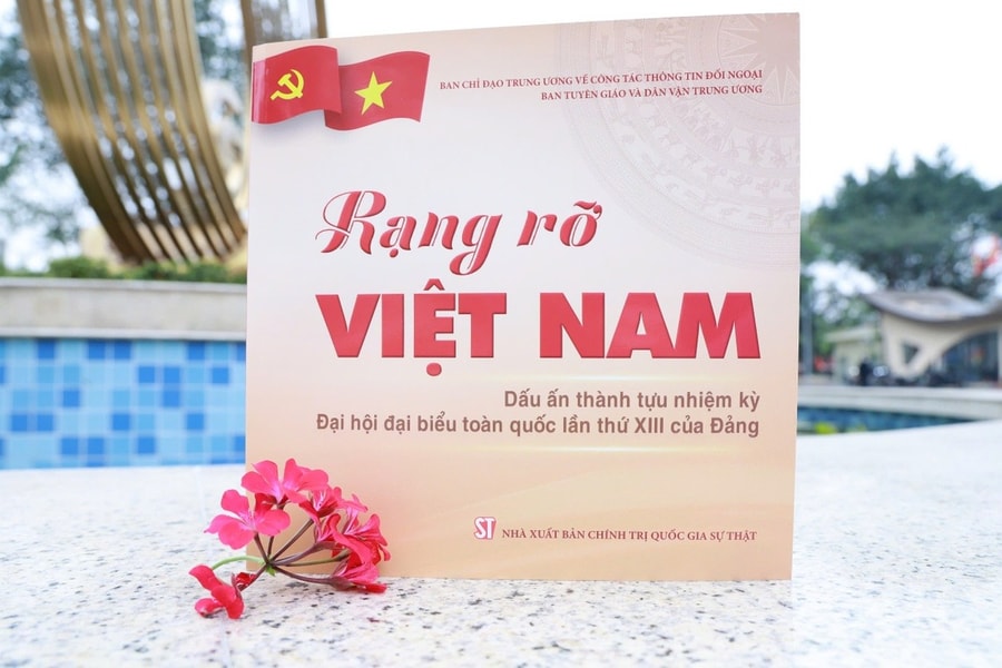 “Rạng rỡ Việt Nam”: Dấu ấn thành tựu nhiệm kỳ Đại hội đại biểu toàn quốc lần thứ XIII của Đảng