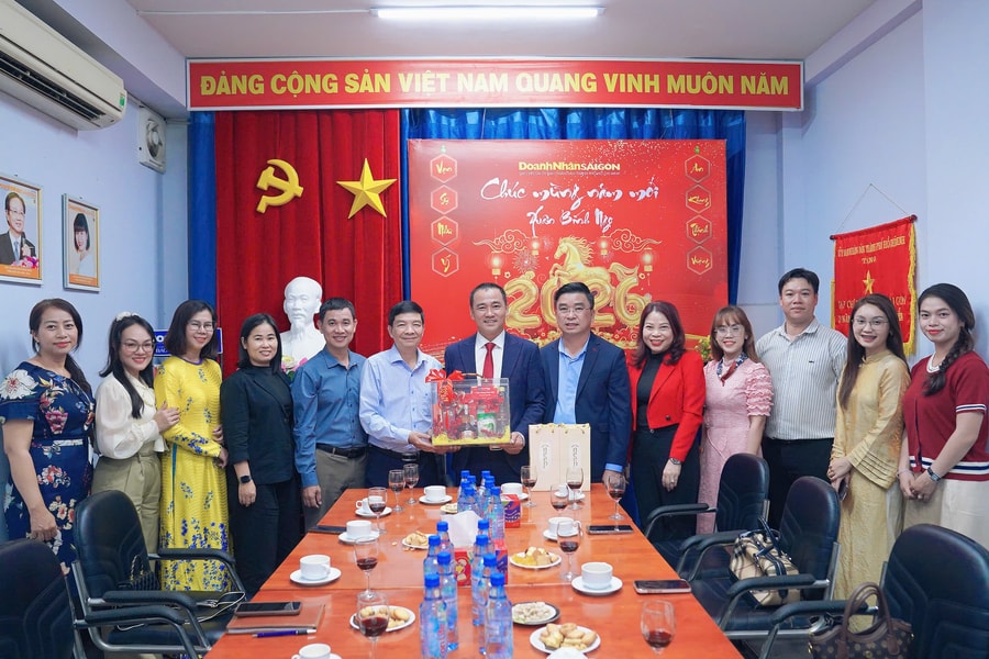 Hội Doanh nhân Sài Gòn thăm, chúc Tết Tạp chí Doanh Nhân Sài Gòn