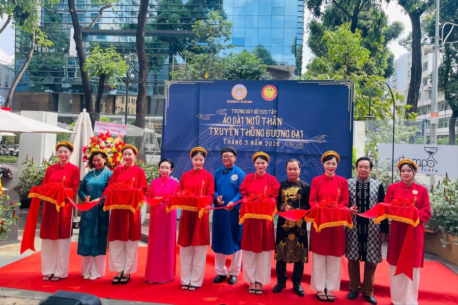 Lan tỏa áo dài ngũ thân: Không chỉ để hoài niệm