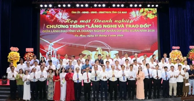 Cà Mau đối thoại đầu xuân với doanh nghiệp, hướng tới tăng trưởng hai con số