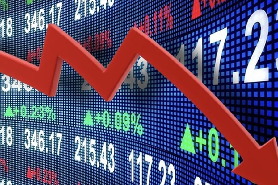 Hơn 200 cổ phiếu giảm sàn, VN-Index ghi nhận phiên lao dốc lịch sử