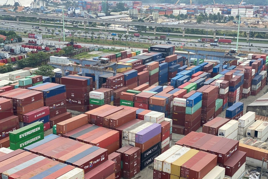 Doanh nghiệp xoay sở trước “sóng chi phí” từ Trung Đông