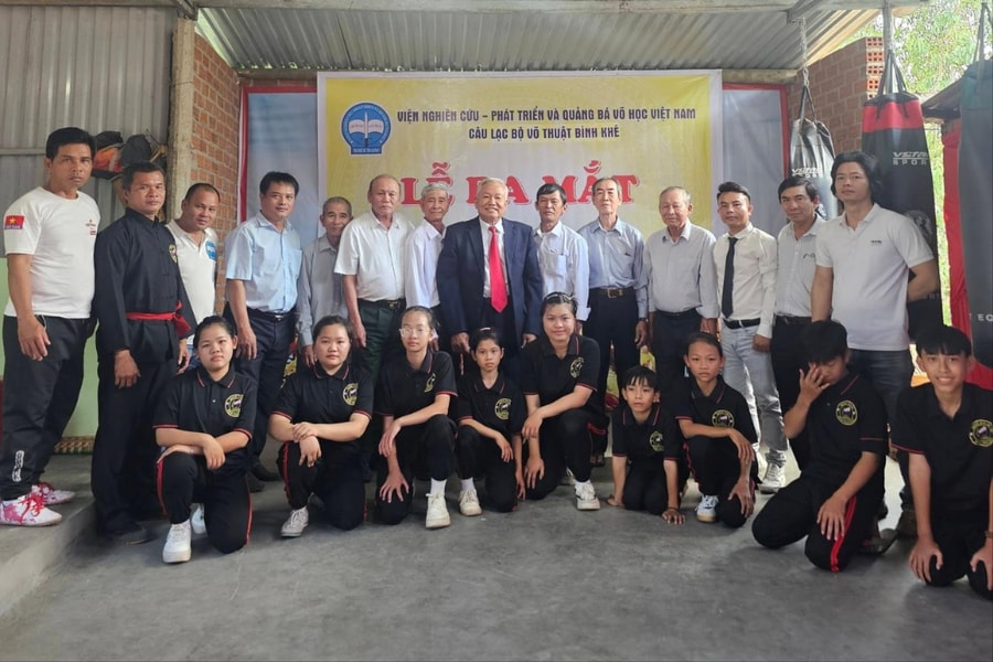 Viện Võ học Việt Nam dâng hương tưởng niệm Cụ Nguyễn Sinh Sắc, ra mắt CLB võ dân tộc tại Gia Lai