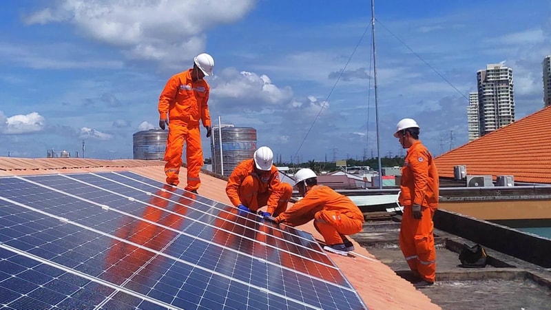 Tăng cường thực thi tiết kiệm điện và phát triển điện mặt trời mái nhà