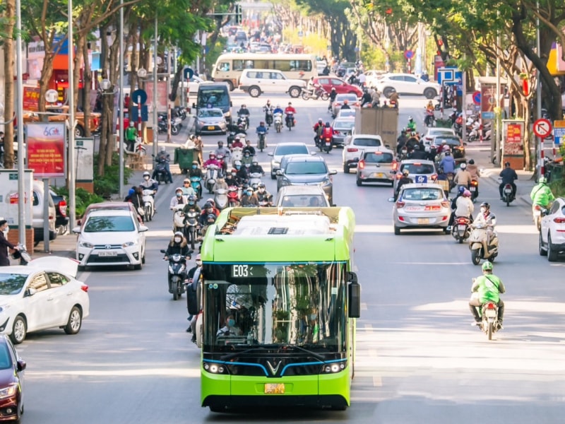 Hà Nội đưa vào vận hành 10 tuyến buýt điện, thúc đẩy giao thông xanh