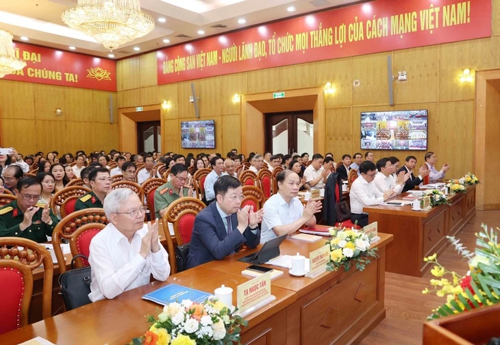 Quán triệt Nghị quyết Đại hội XIV của Đảng tới đội ngũ báo chí, văn nghệ sĩ, trí thức