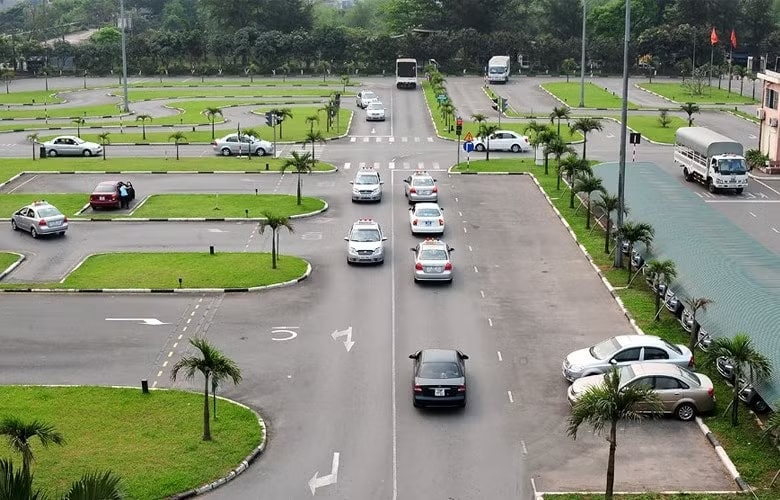 Người học và sát hạch lái xe sẽ xác thực bằng nhận diện khuôn mặt từ năm 2027