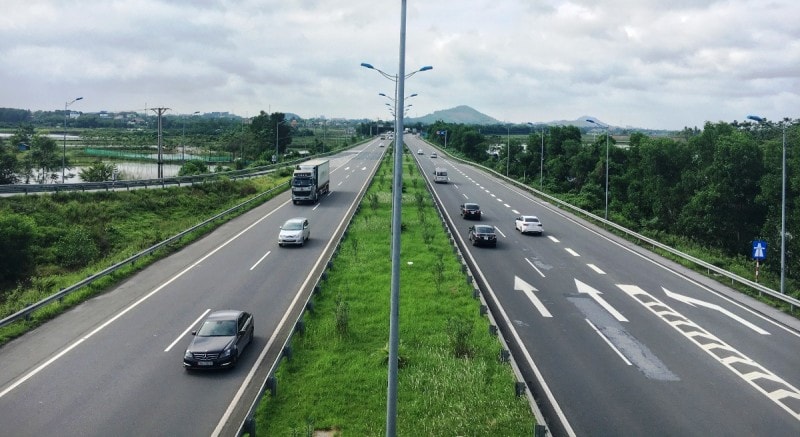 Sở Xây dựng TP.HCM đề xuất miễn giảm phí sử dụng đường bộ để hỗ trợ doanh nghiệp vận tải