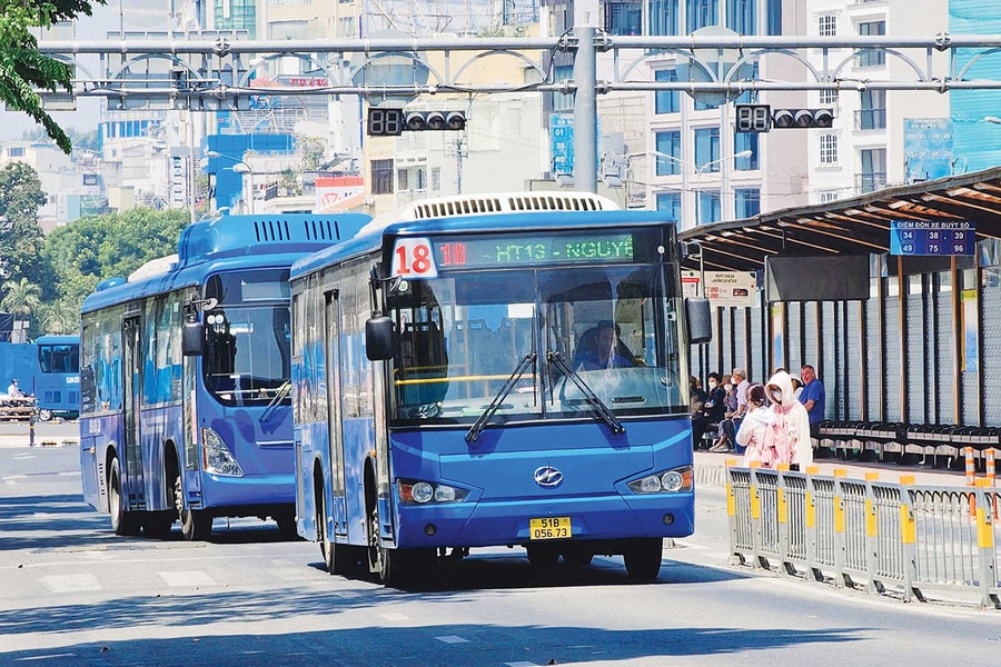 Bài toán "kéo - đẩy" cho giao thông công cộng TP.HCM: Gói 7.000 tỷ đồng đủ làm người dân "mặn mà" với xe buýt? (Bài 2)