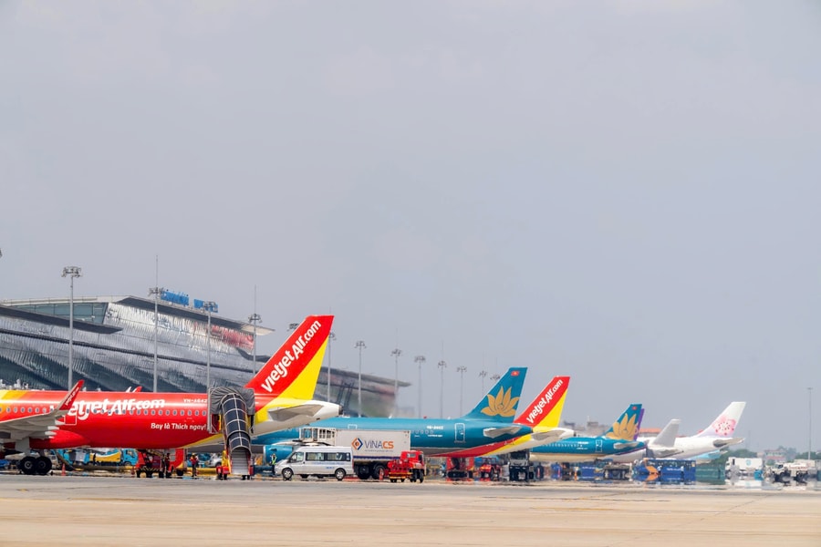 Cục Hàng không đề xuất tiếp tục áp dụng phụ thu nhiên liệu cho bay nội địa