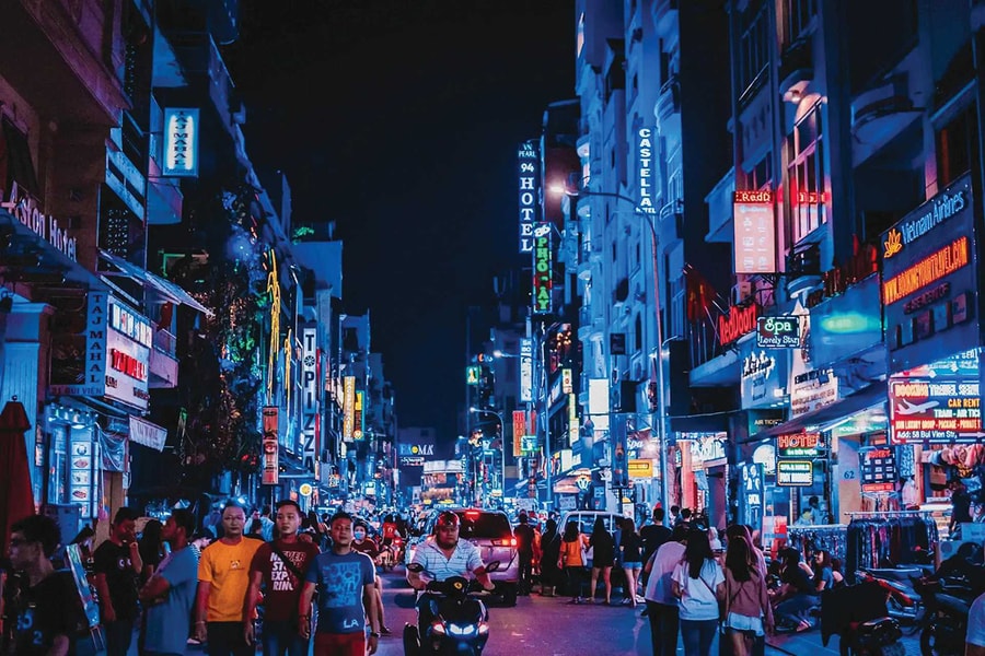 Kinh tế cuối tuần - Dư địa tăng trưởng mới cho TP.HCM: Cần nâng cấp “con rồng đêm” theo hướng trải nghiệm (Bài 6)