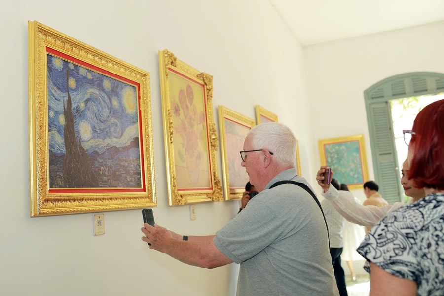 Triển lãm tranh nghệ thuật nổi tiếng của thế giới và Việt Nam với chủ đề "Ngôi nhà ánh sáng"