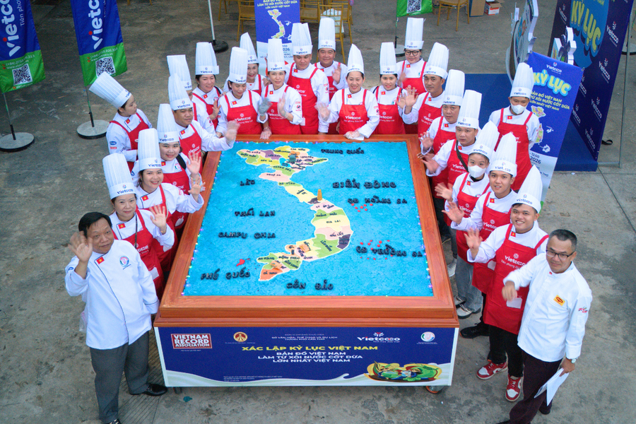 VietCoco và liên chi hội đầu bếp Đồng bằng sông Cửu Long cùng xác lập kỷ lục “Bản đồ xôi nước cốt dừa lớn nhất Việt Nam”