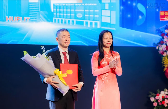 PGS.TS Trần Mạnh Hà giữ chức Hiệu trưởng HUFLIT nhiệm kỳ 2026 - 2030