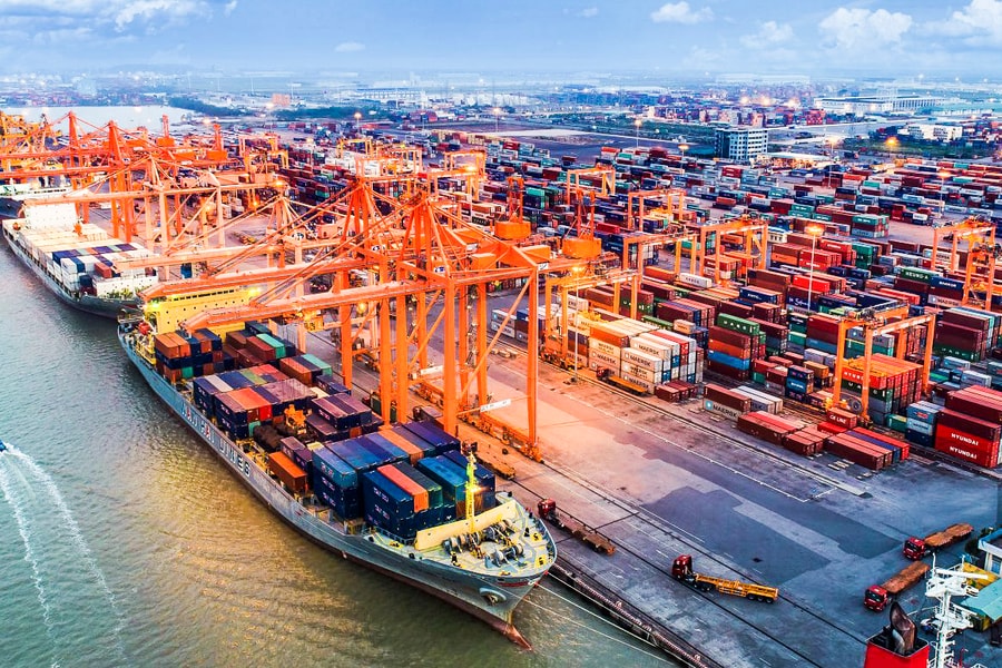 Thu ngân sách từ xuất nhập khẩu tăng 16,5% trong 4 tháng đầu năm