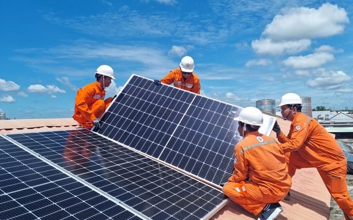 Bộ Công Thương triển khai kế hoạch tiết kiệm điện và thúc đẩy điện mặt trời mái nhà