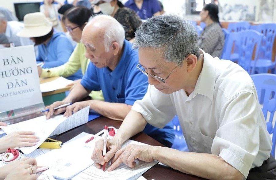 Lương hưu và trợ cấp tăng 8% từ 1/7