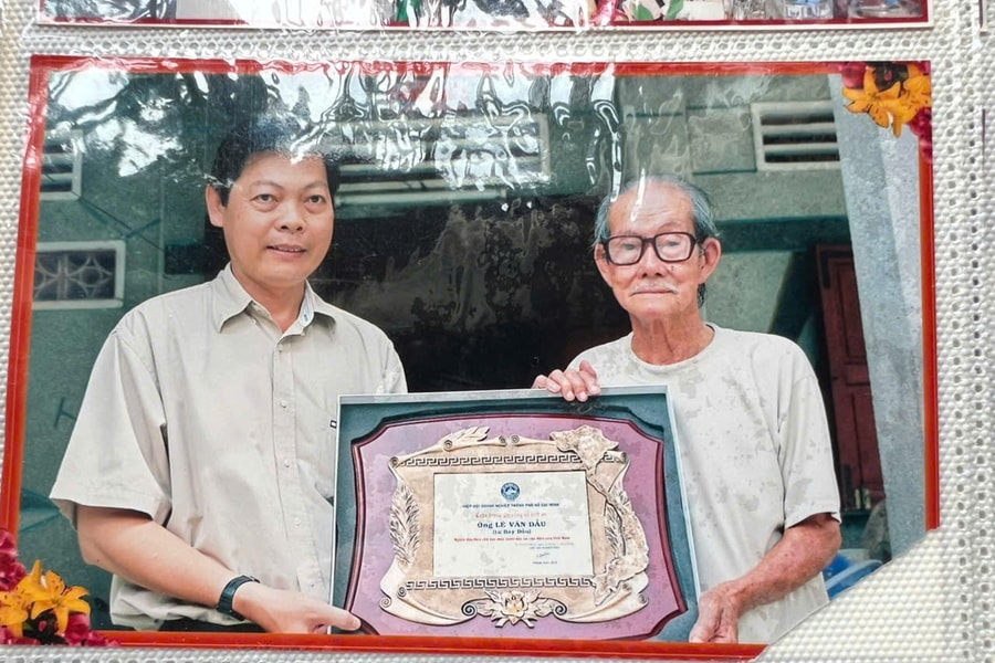 Lòng còn vương vấn chuyện sợi dây, sợi cáp: Lời tri ân cụ Lương Công Huỳnh ở tuổi 92