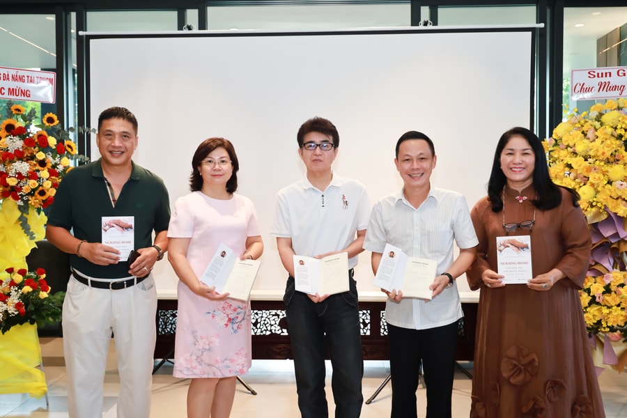 Cuốn sách Nursing Home - Giải pháp cho cuộc khủng hoảng “vô gia cư y tế”