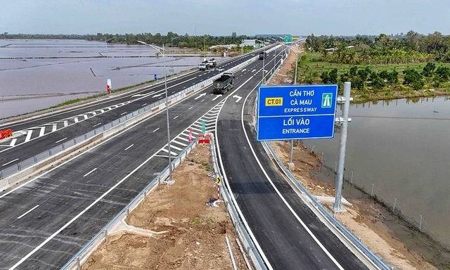 Bộ Xây dựng phê duyệt mức thu phí 13 tuyến cao tốc Bắc - Nam do Nhà nước đầu tư