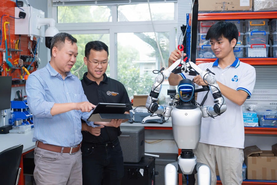 Trường Đại học Bách Khoa đẩy mạnh đào tạo nhân lực công nghệ gắn với doanh nghiệp