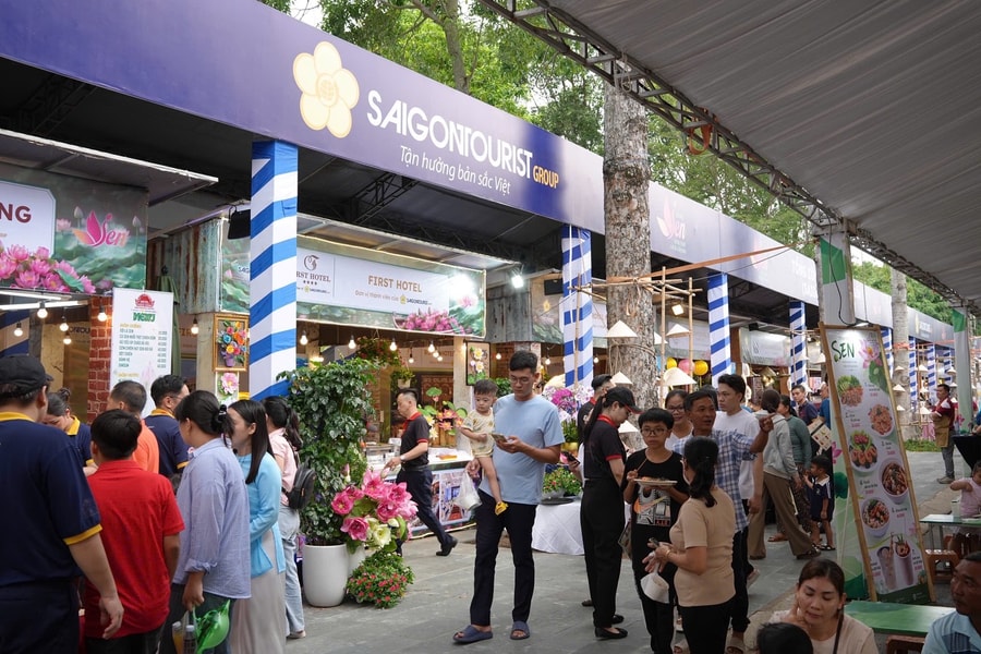 Tôn vinh tinh hoa ẩm thực sen, quảng bá du lịch vùng đất Sen Hồng