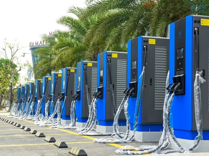 Trung tâm dữ liệu, trạm sạc xe điện được mua điện mặt trời trực tiếp