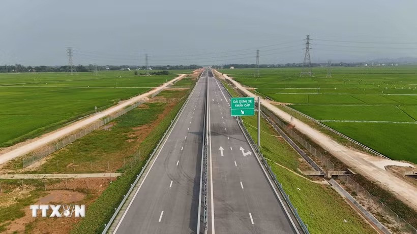 Cao tốc qua Hà Tĩnh sẵn sàng thu phí không dừng từ giữa tháng 7